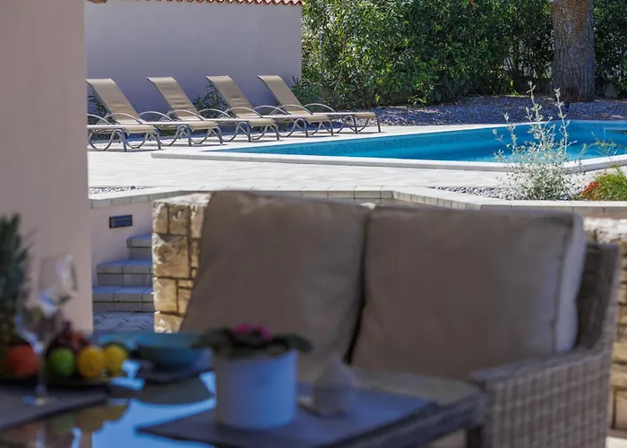 Apartamento Hrvatin-2 By Interhome